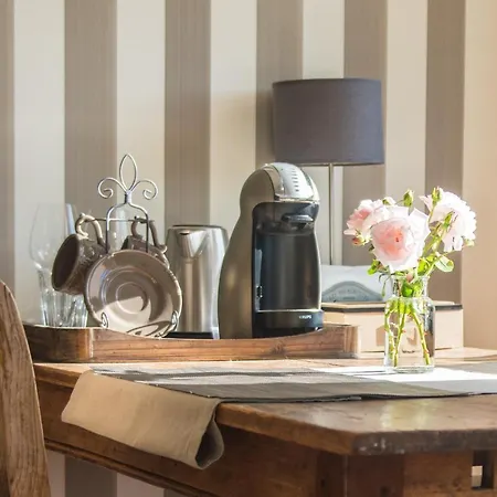 Broeks' Bed En Brood