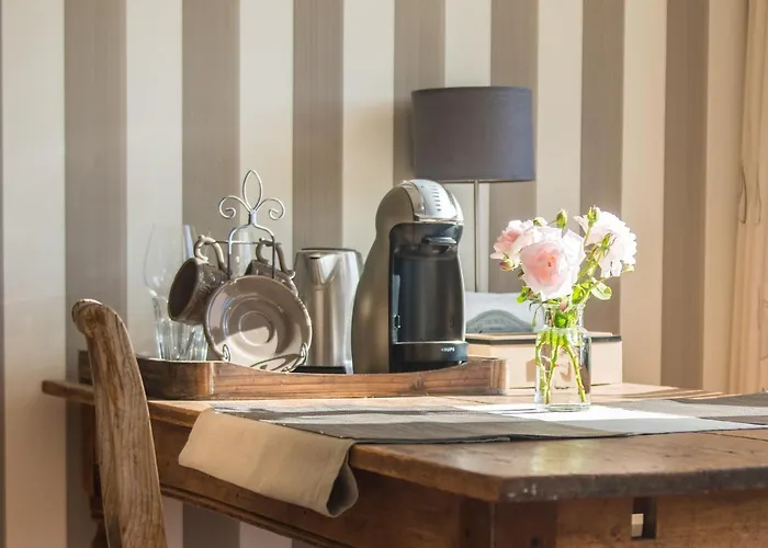 Broeks' Bed En Brood